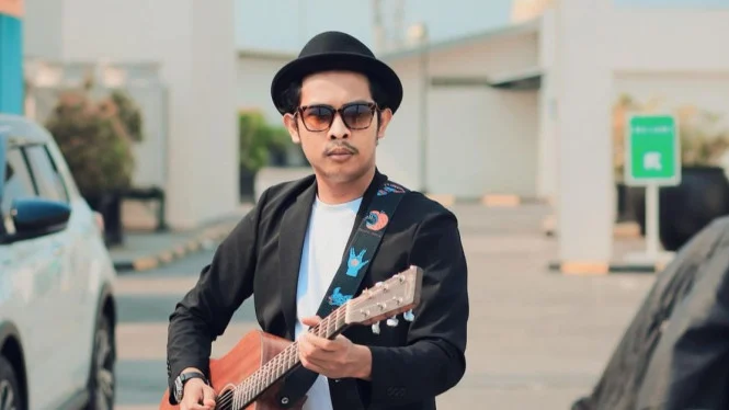 Ahmad Arifin - Gitar Akustik GuyonWaton